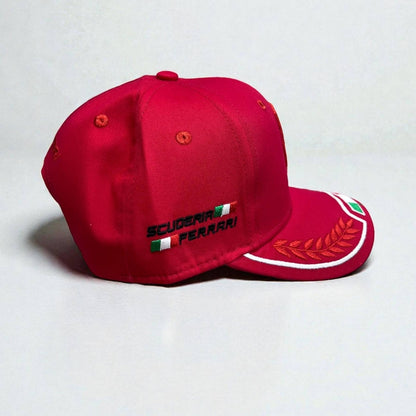 Gorra Ferrari Roja Laureada | Pasión, Victoria y ADN Italiano