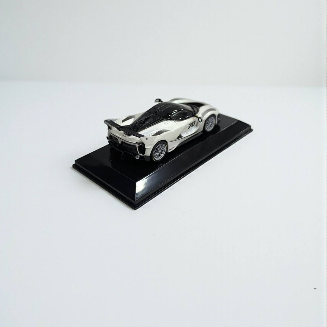 Ferrari FXX Evo 2017 – Exclusividad, Poder y Perfección en Cada Detalle