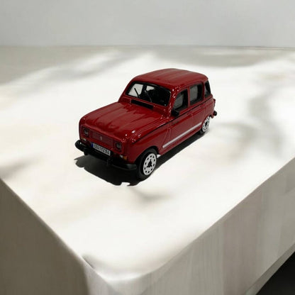 Renault 4 1:32 – Modelo Clásico de Hatchback Francés con Detalles Retro