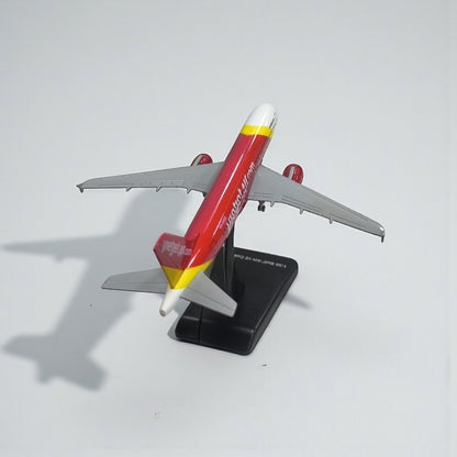 Avión AirAsia 1:350 – Modelo de Colección | Aeronave Comercial Icónica