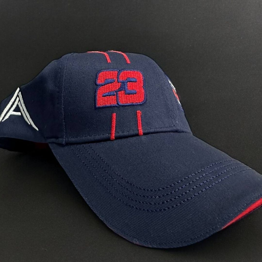 ¡Gorra Red Bull Aston Martin 23 - Elegancia y Velocidad en Armonía!