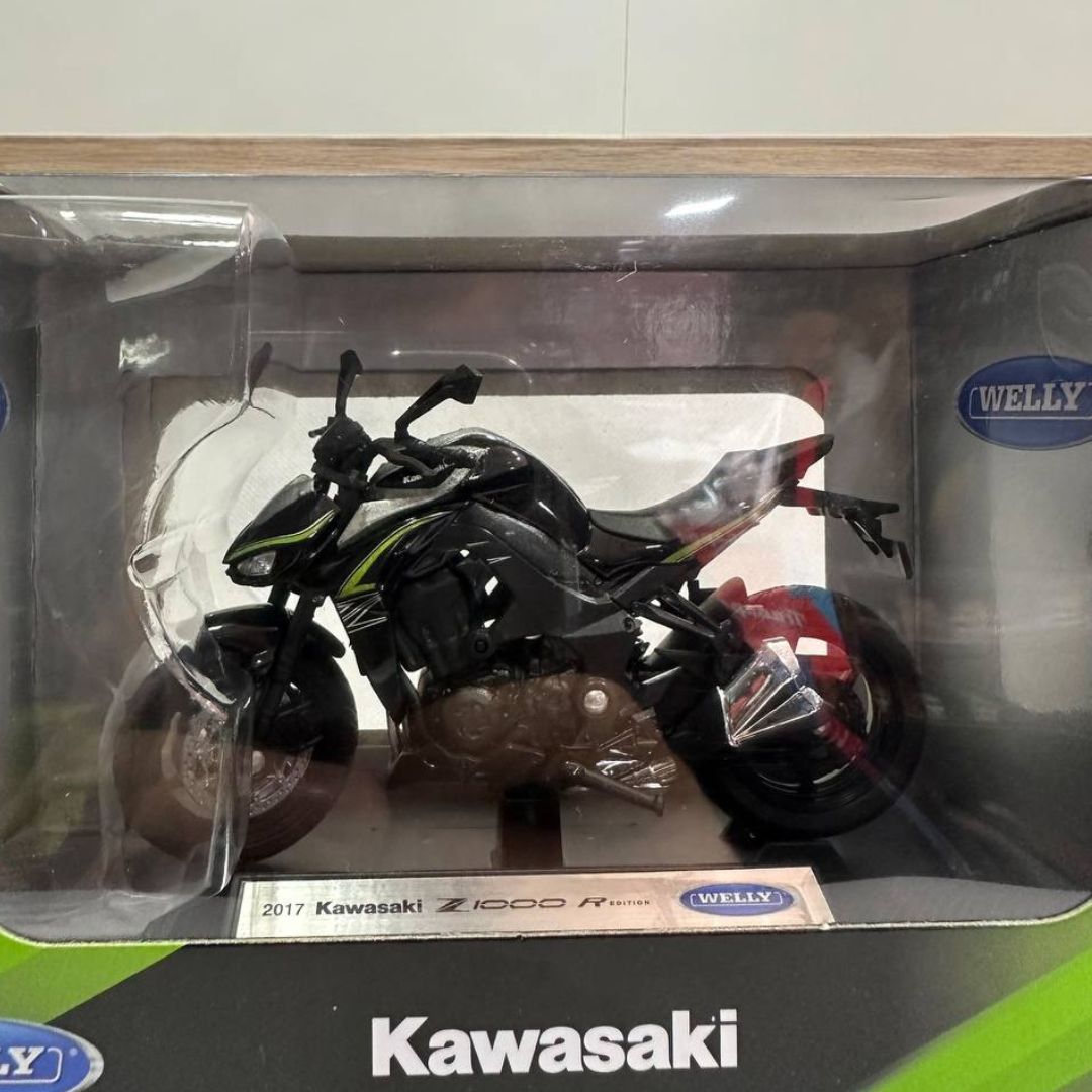 Modelo a Escala Kawasaki Z1000 R 1:18 - Réplica Detallada de una Motocicleta Deportiva