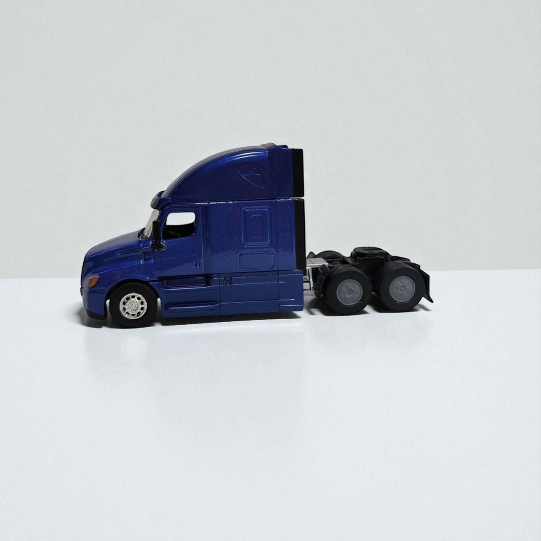 Freightliner Cascadia Cabezal 1:64 – Edición de Colección en Metal | El Gigante del Asfalto en Miniatura