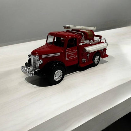 Auto de Bomberos 1:32 – Modelo a Escala – Vehículo de Emergencia Detallado