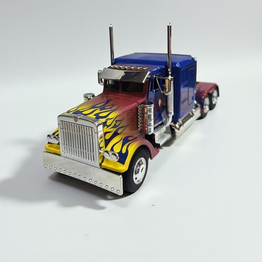 Optimus Prime – Edición de Colección en Metal | El Líder Legendario que Eleva tu Exhibición
