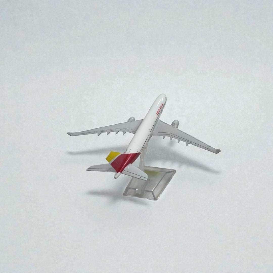 Avión Iberia 1:400 – Modelo de Colección | Aerolínea Icónica de España
