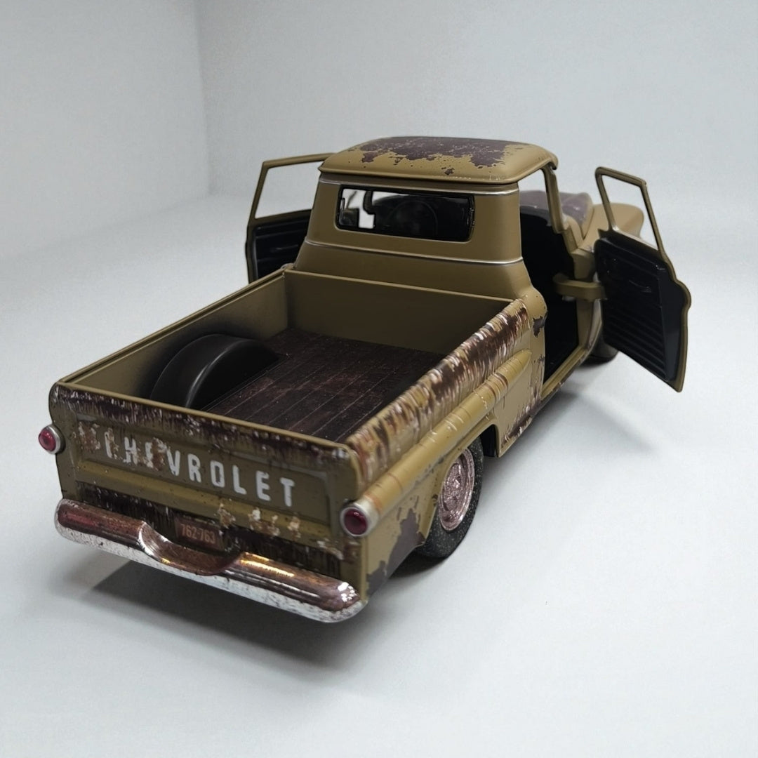 Chevy Apache 1958 Fleetside Pickup – Modelo de Colección en Metal