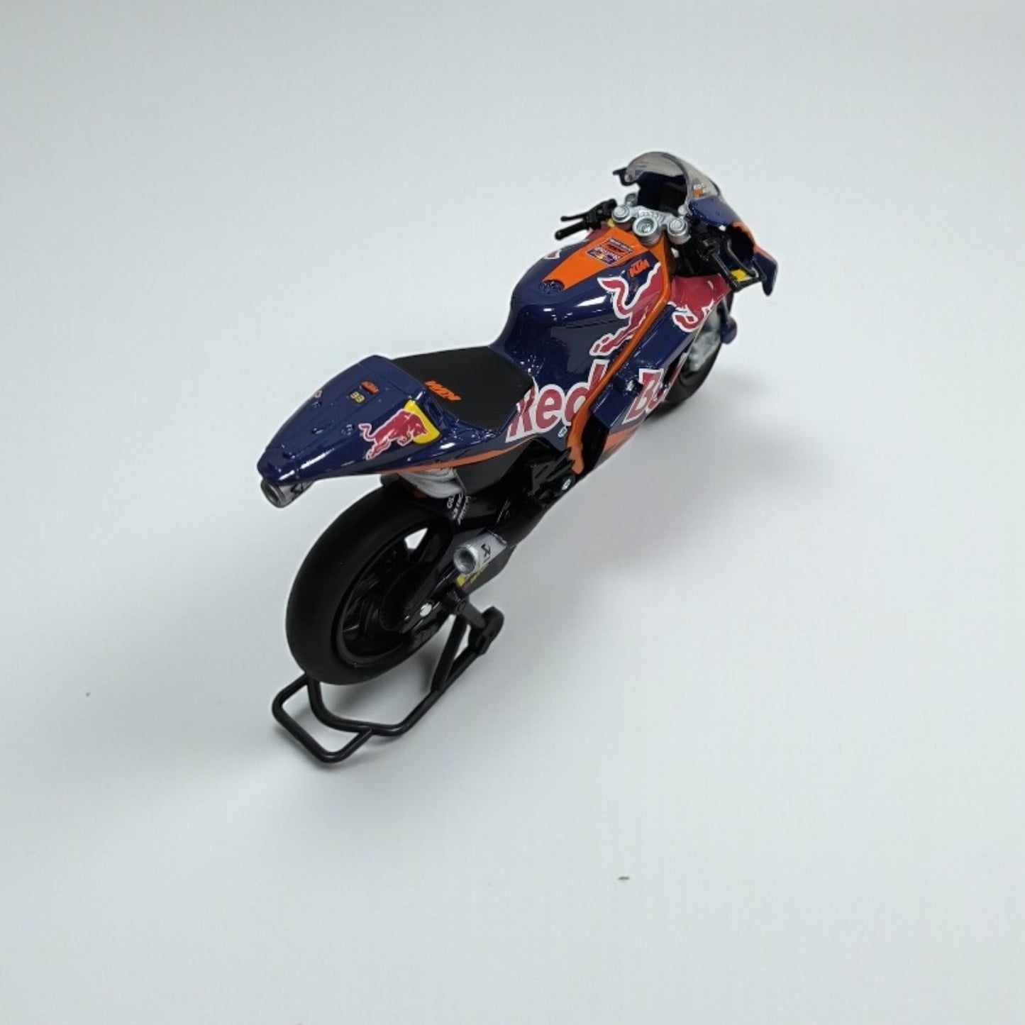 KTM Red Bull Brad Binder Escala 1:12 – Moto MotoGP de Colección