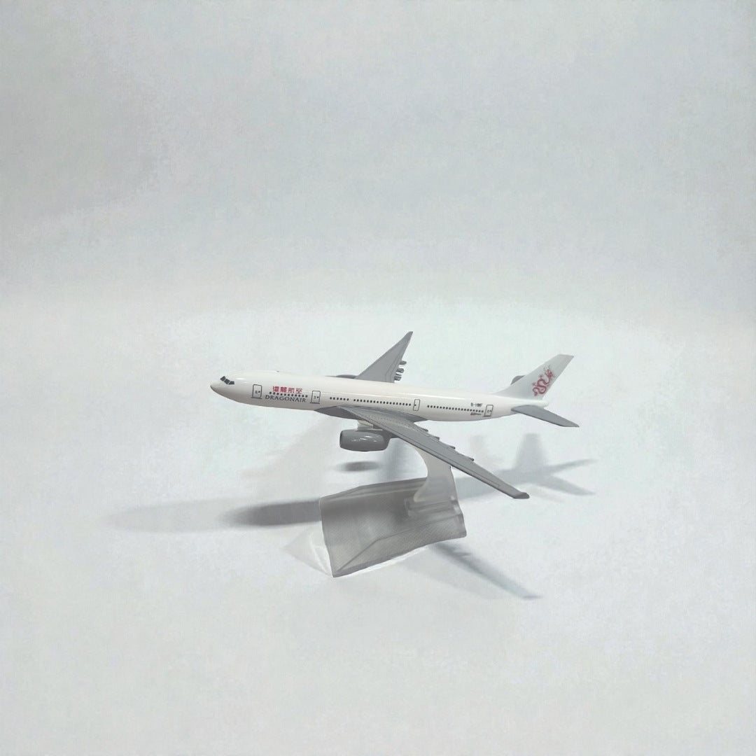 Avión Dragon Airlines 1:400 – Modelo de Colección | Aviación Comercial en Miniatura