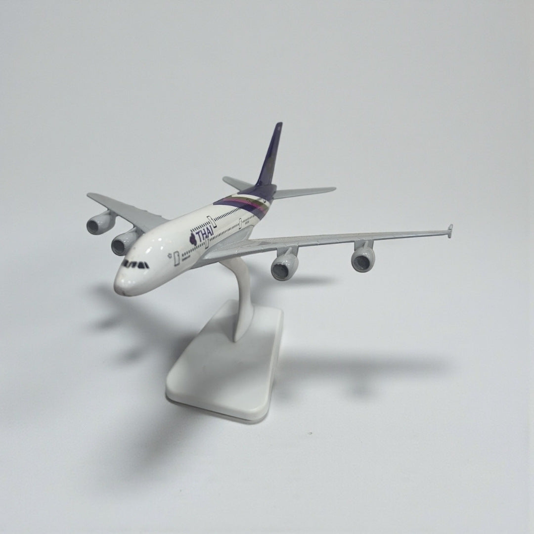 Avión Thai Airlines 1:350 – Modelo a Escala de Colección Detallado