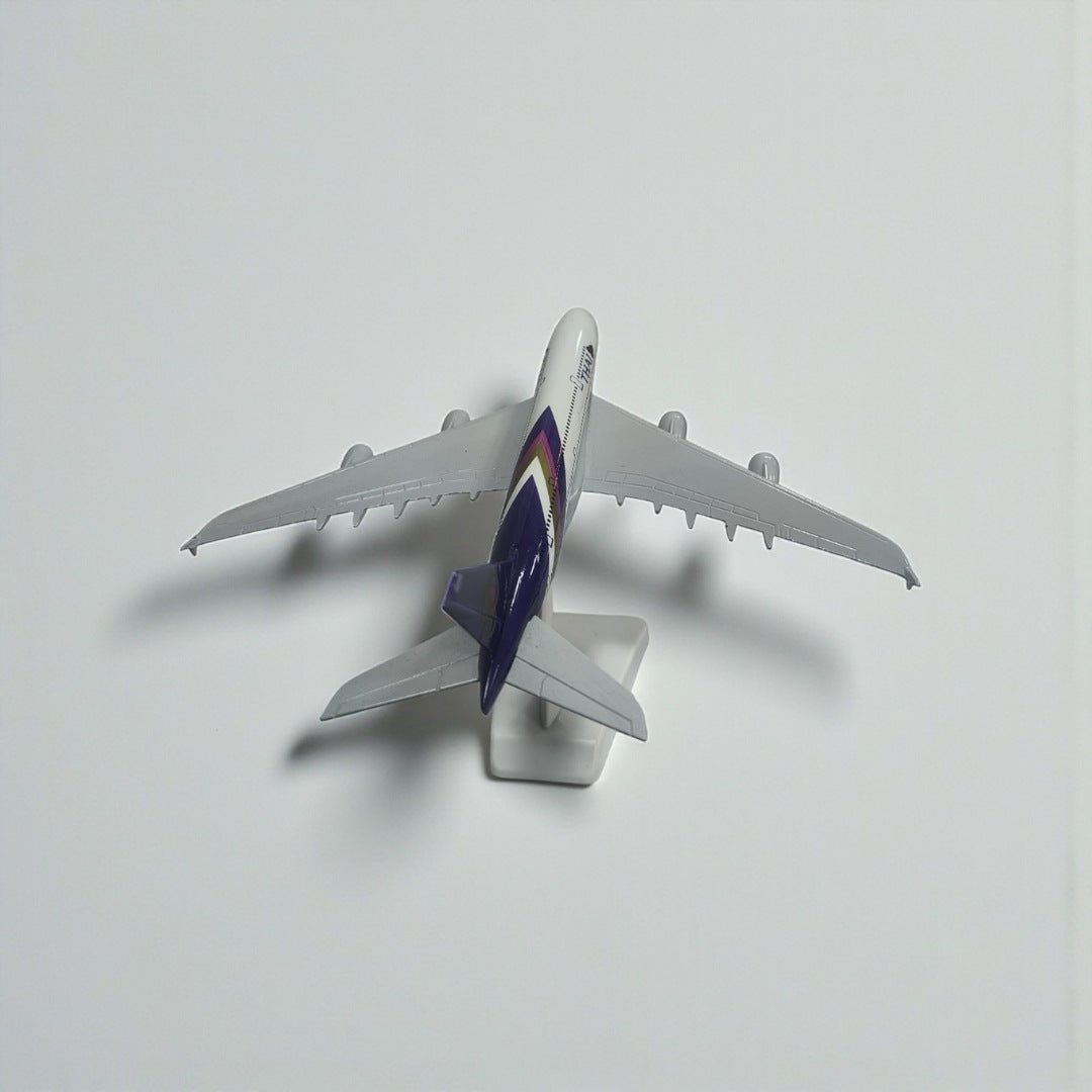 Avión Thai Airlines 1:350 – Modelo a Escala de Colección Detallado