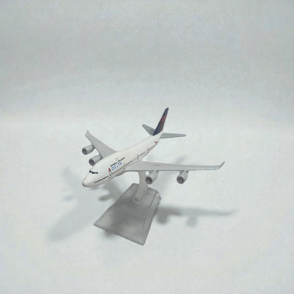 Avión Delta Airlines 1:400 – Modelo a Escala Detallado para Coleccionistas