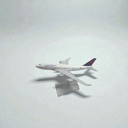 Avión Delta Airlines 1:400 – Modelo a Escala Detallado para Coleccionistas