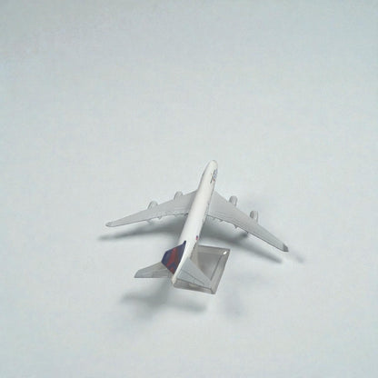 Avión Delta Airlines 1:400 – Modelo a Escala Detallado para Coleccionistas