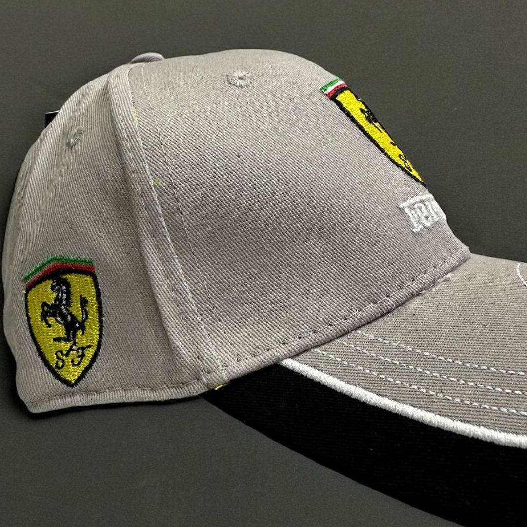 ¡Gorra Ferrari Gris - Elegancia y Prestigio Italiano!