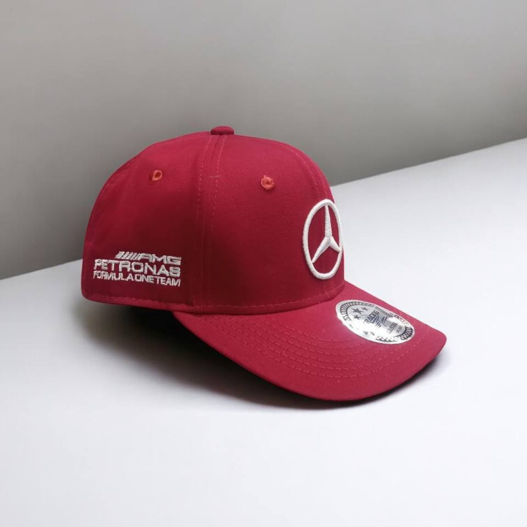 Gorra Mercedes AMG Petronas Roja – Estilo Exclusivo de la Fórmula 1