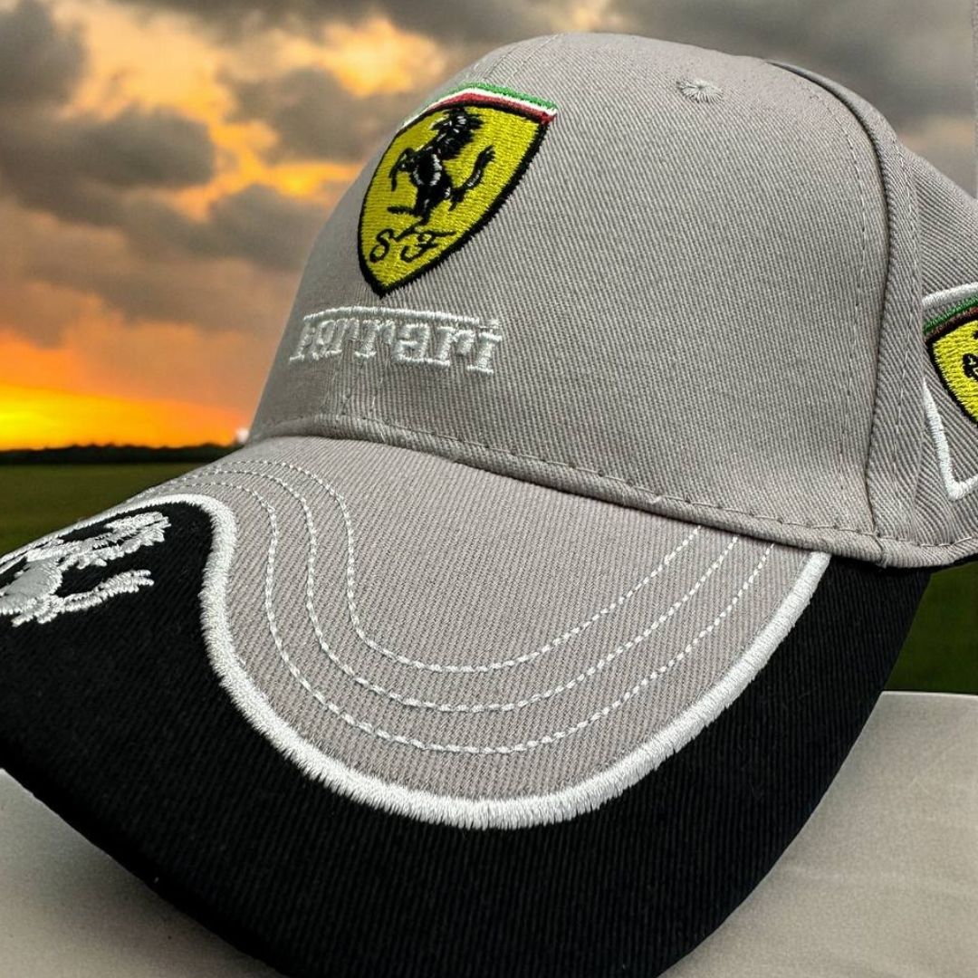 ¡Gorra Ferrari Gris - Elegancia y Prestigio Italiano!