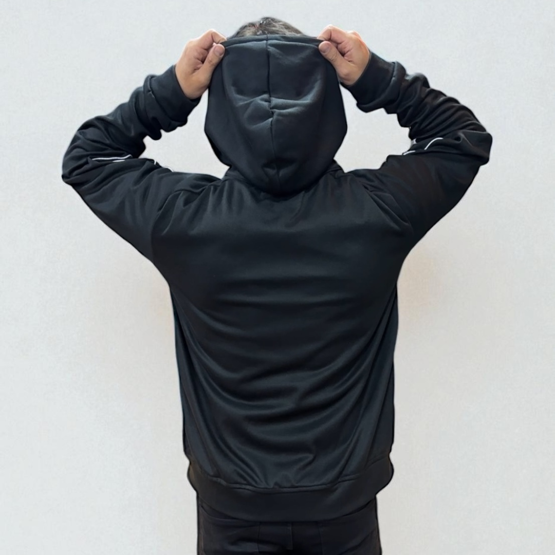 Chaqueta Ferrari Negra – Elegancia, Potencia y Espíritu de la Scuderia