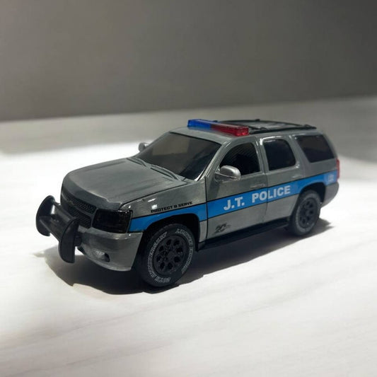 Chevrolet Tahoe 2010 1:24 – Modelo a Escala – Diseño Robusto y Detalles Realistas