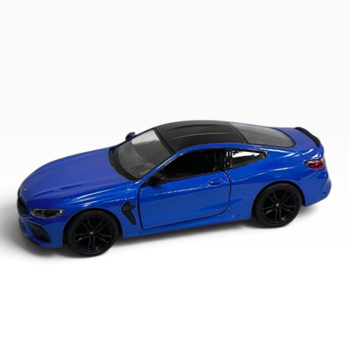 BMW M8 1:32
