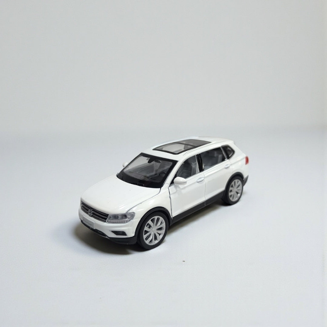 Volkswagen Tiguan 1:27 – SUV a Escala Detallado para Coleccionistas