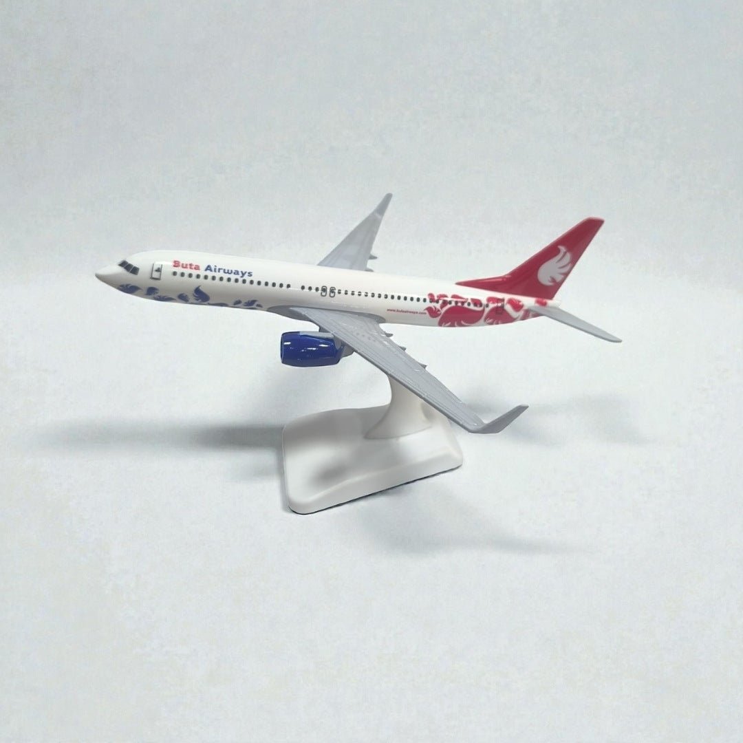 Avión Buta Airways 1:350 – Modelo a Escala Detallado para Coleccionistas