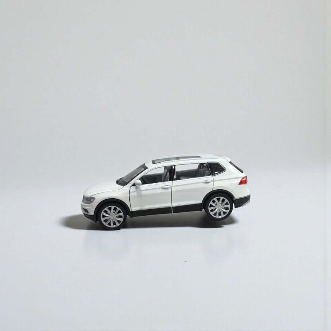 Volkswagen Tiguan 1:27 – SUV a Escala Detallado para Coleccionistas