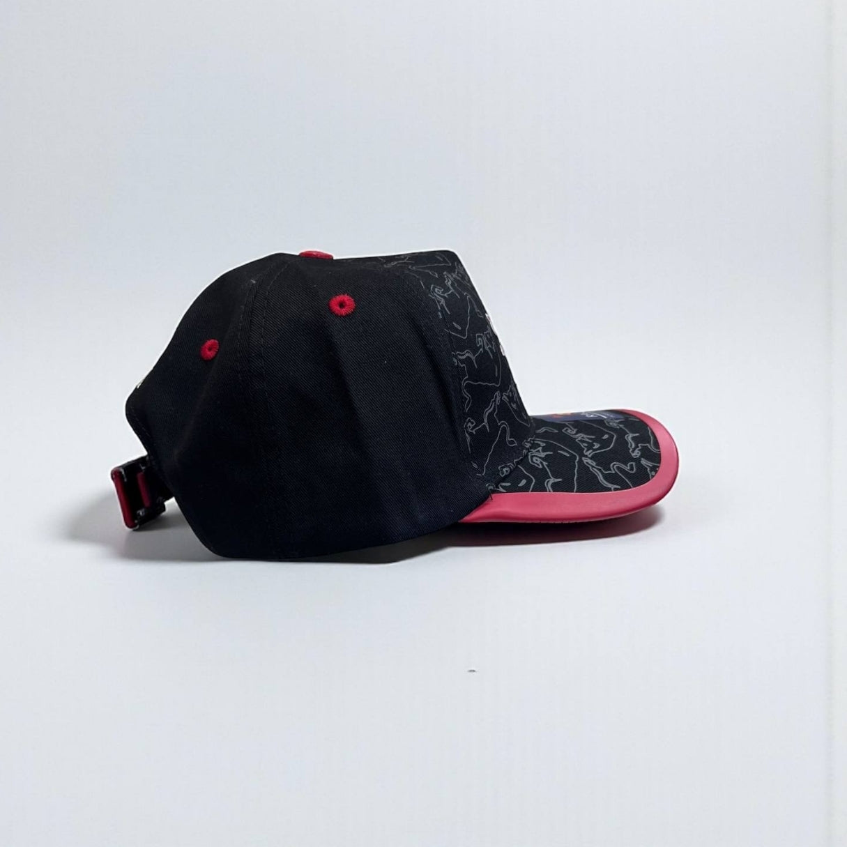 Gorra Red Bull – Edición Oficial | Estilo Racing y Actitud Ganadora