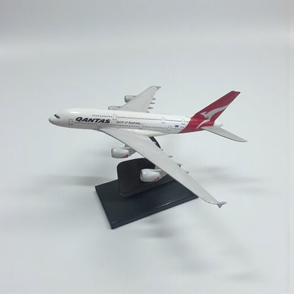 Avión Qantas 1:350 – Modelo a Escala Detallado para Coleccionistas