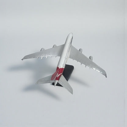Avión Qantas 1:350 – Modelo a Escala Detallado para Coleccionistas
