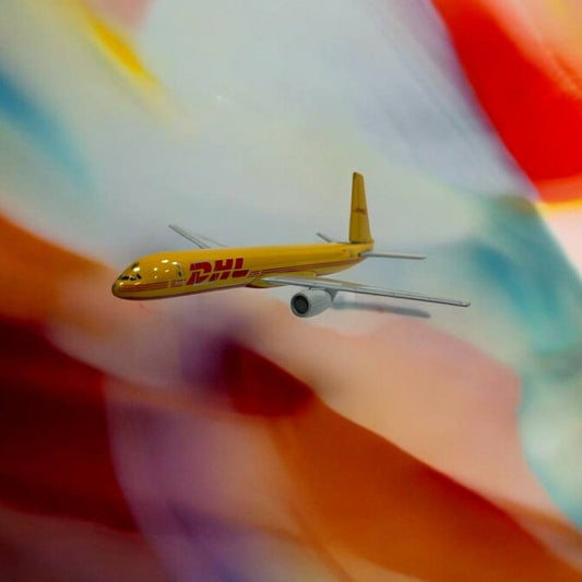 Modelo a Escala de DHL – La Logística en su Máxima Expresión