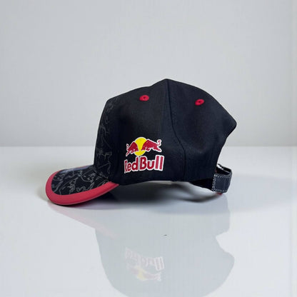 Gorra Red Bull – Edición Oficial | Estilo Racing y Actitud Ganadora