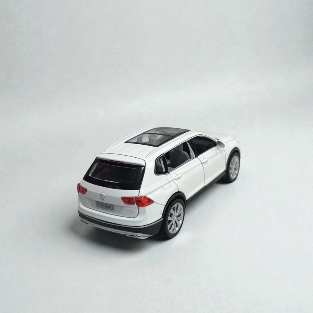 Volkswagen Tiguan 1:27 – SUV a Escala Detallado para Coleccionistas