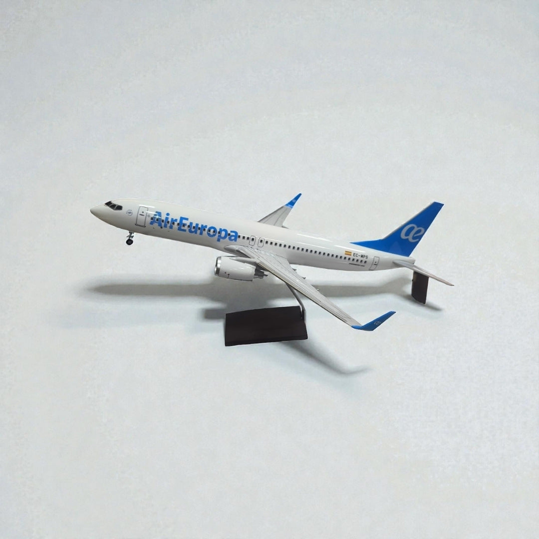 Avión Air Europa 1:200 – Modelo a Escala Detallado para Coleccionistas
