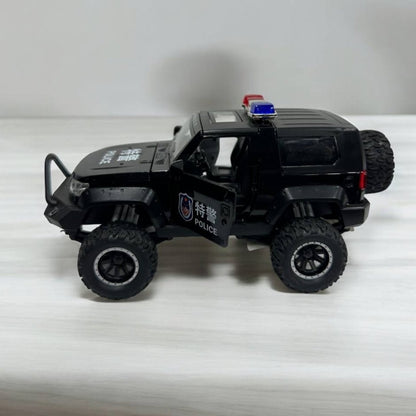 Jeep Policial 1:27 – Modelo a Escala – SUV de Patrulla con Detalles Realistas