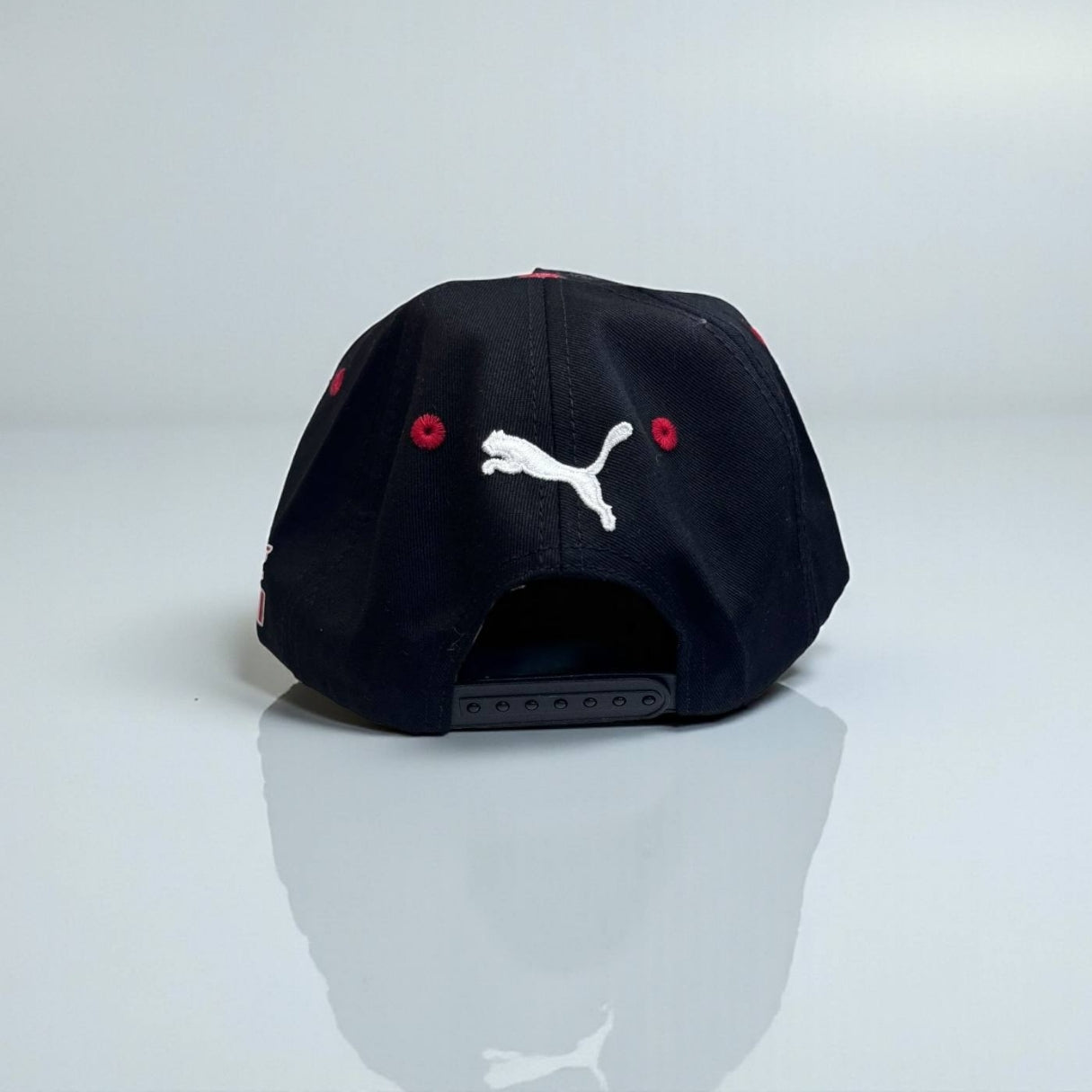 Gorra Red Bull – Edición Oficial | Estilo Racing y Actitud Ganadora