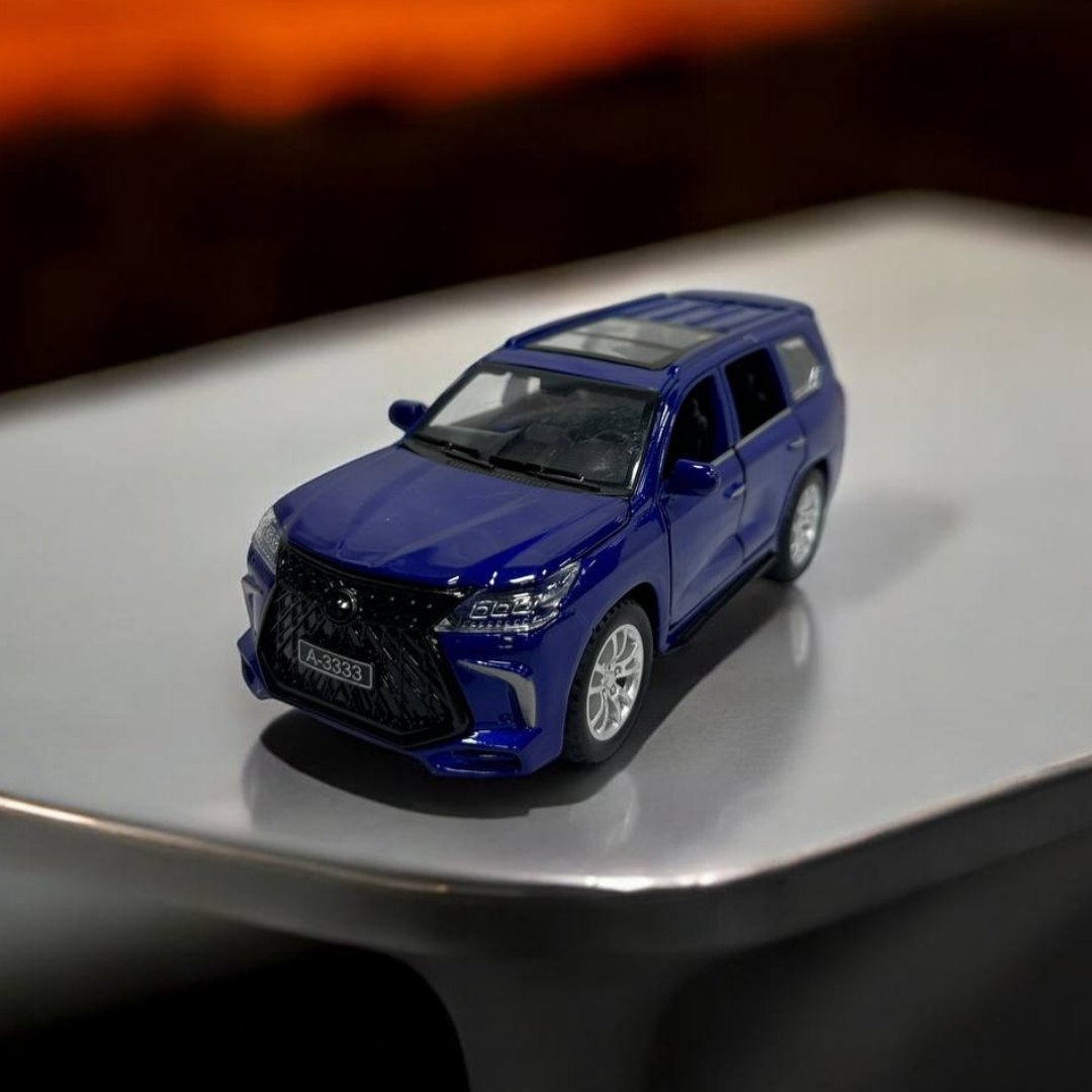 Lexus LX570 1:27 – Modelo a Escala – SUV de Lujo y Confort en Miniatura