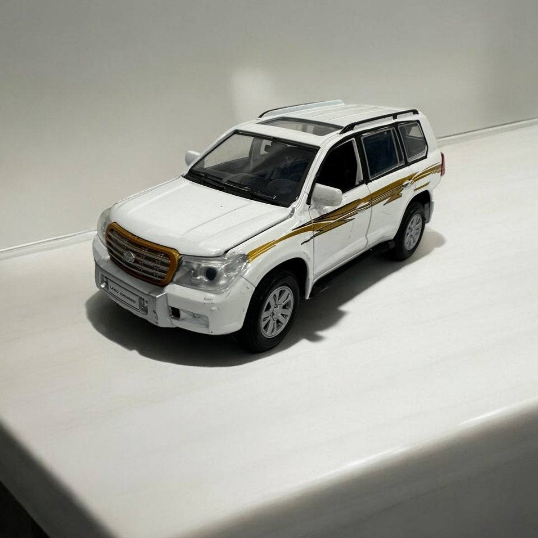 Toyota Land Cruiser 1:27 – Modelo a Escala – SUV Todo Terreno de Alta Dureza en Miniatura