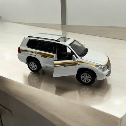 Toyota Land Cruiser 1:27 – Modelo a Escala – SUV Todo Terreno de Alta Dureza en Miniatura