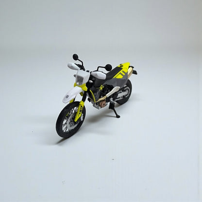 Moto Husqvarna 701 1:12 – Modelo a Escala Detallado para Coleccionistas