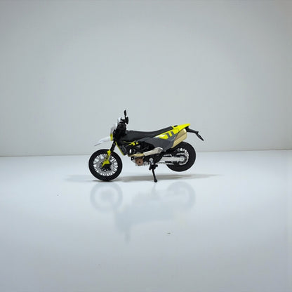 Moto Husqvarna 701 1:12 – Modelo a Escala Detallado para Coleccionistas