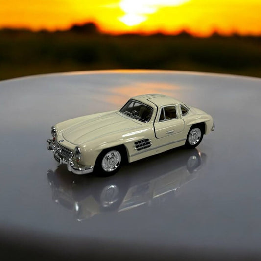 Mercedes-Benz 300 SL 1:32 – Modelo a Escala – Clásico Deportivo con Alas de Gaviota