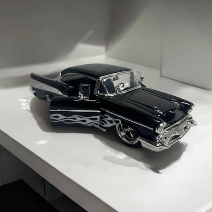 Chevy Bel Air 1957 1:24 – Modelo a Escala – Diseño Clásico y Detalles Retro