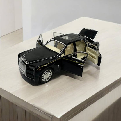 Rolls-Royce 1:27 – Modelo a Escala – Automóvil de Lujo y Elegancia en Miniatura