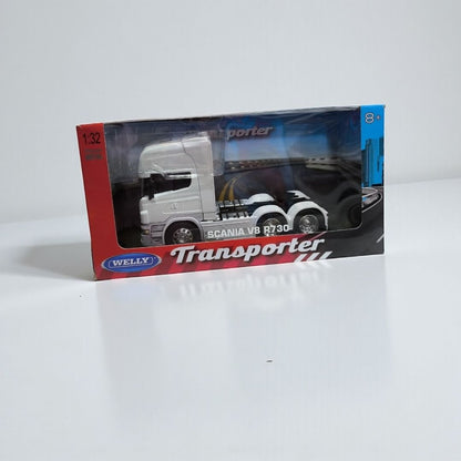 Scania V8 R730 Blanco 1:32 – Cabezal de Colección en Metal | Elegancia y Potencia en Cada Detalle