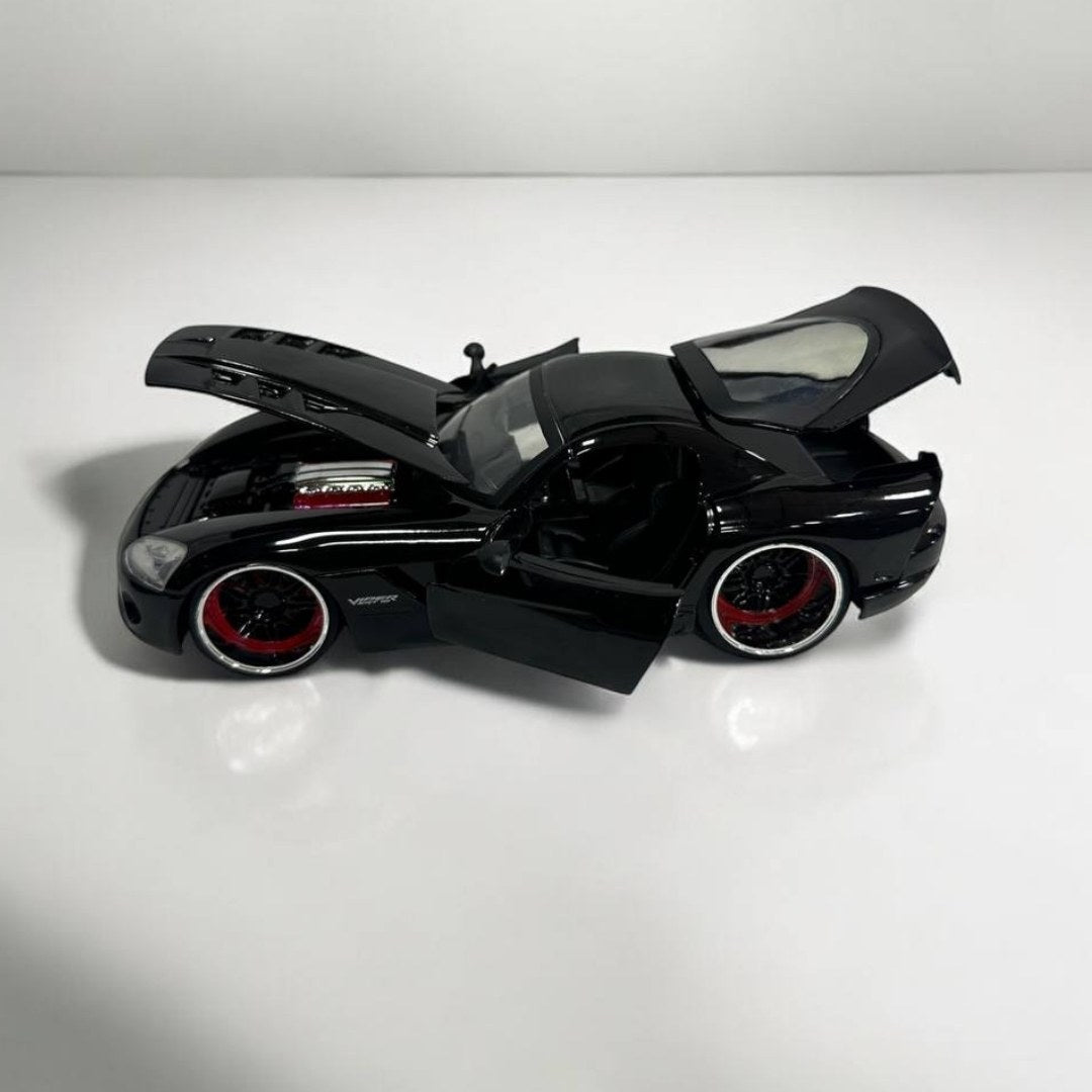 Dodge Viper SRT de Rápidos y Furiosos a Escala 1:24 – Adrenalina y Estilo en Tu Colección