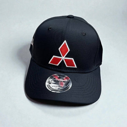 Gorra Mitsubishi Negra | Ingeniería Japonesa y Espíritu Deportivo