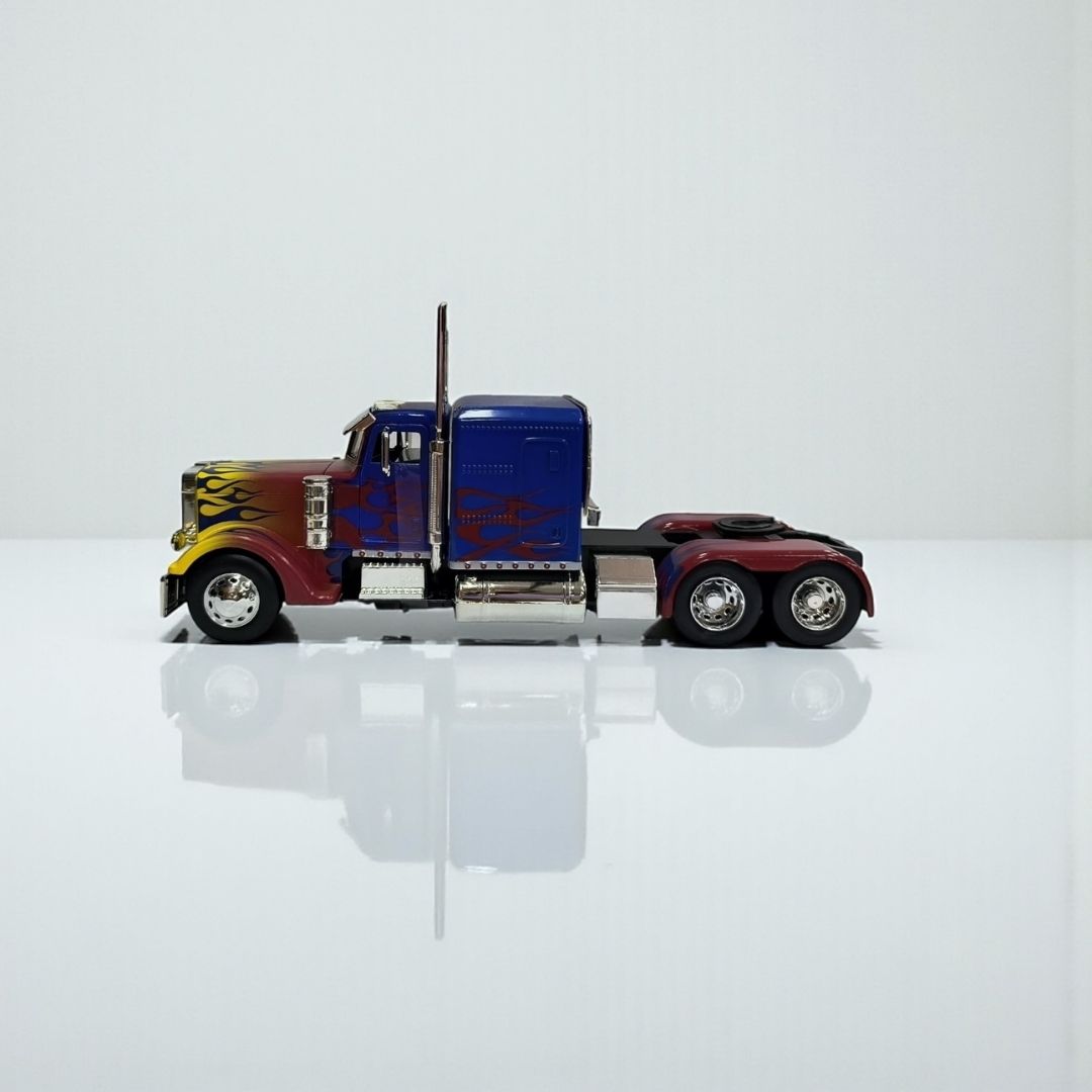 Optimus Prime – Edición de Colección en Metal | El Líder Legendario que Eleva tu Exhibición