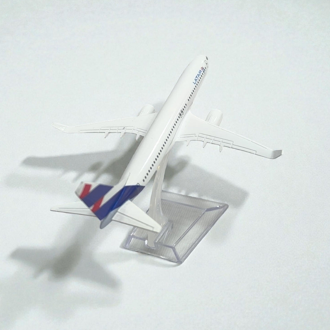 Avión LATAM 1:400 – Modelo de Colección en Metal para Exhibición Premium