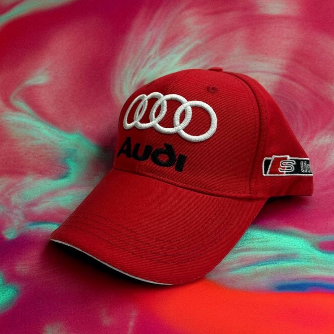 ¡Gorra Audi Roja - Estilo y Potencia en Cada Detalle!